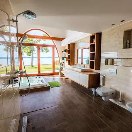 بيت للعطل Balaton View